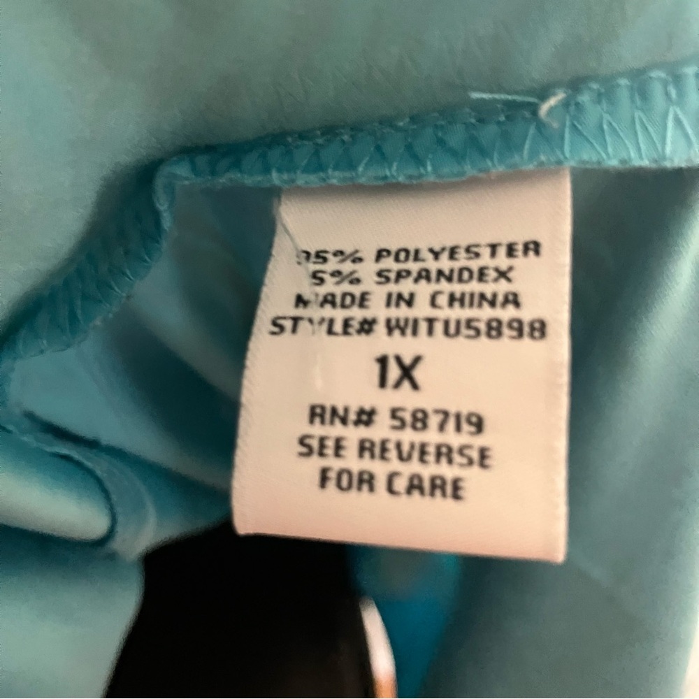Notations Woman Kaleidoscope Print Sharkbite Tunic 1X - Picture 7 of 9